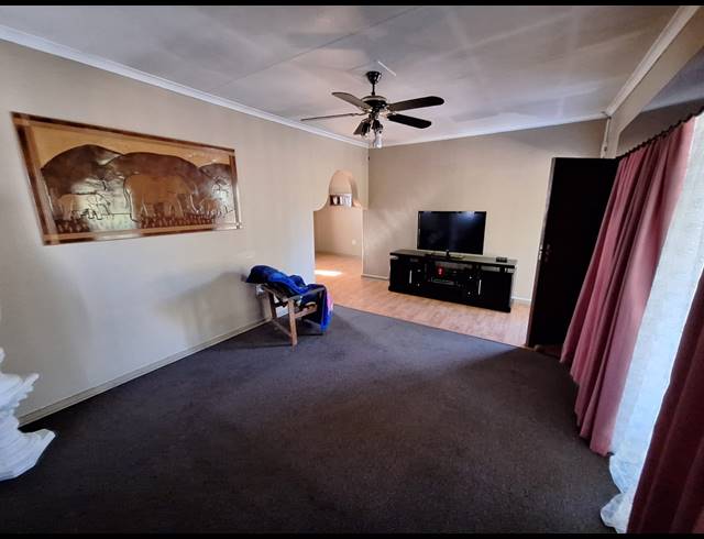 3 BEDROOM HOUSE FOR SALE IN VANDERBIJLPARK CW 3